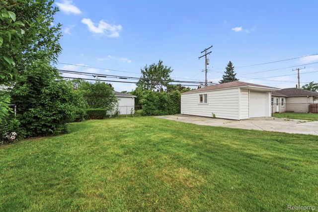 3310 Maidstone Street, Trenton, MI 48183