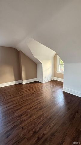 5849 De Giverville Avenue, St Louis, MO 63112