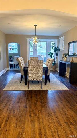 5849 De Giverville Avenue, St Louis, MO 63112