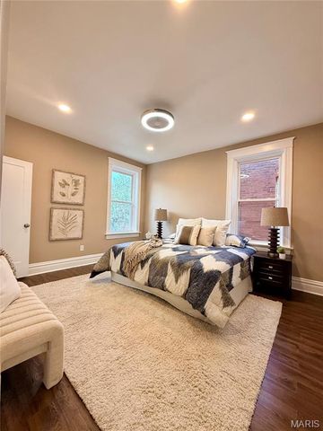 5849 De Giverville Avenue, St Louis, MO 63112