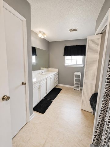 1022 N Janice Ave, Gonzales, LA 70737