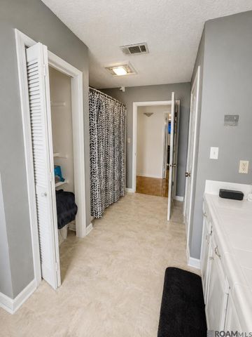 1022 N Janice Ave, Gonzales, LA 70737