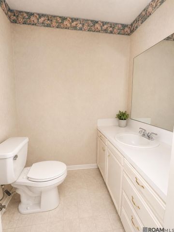 1022 N Janice Ave, Gonzales, LA 70737