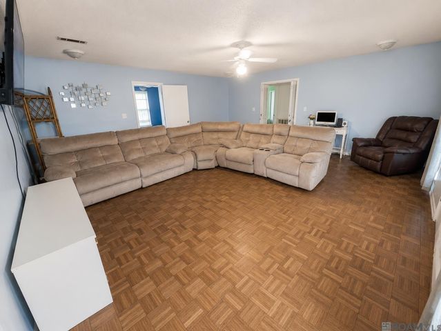 1022 N Janice Ave, Gonzales, LA 70737