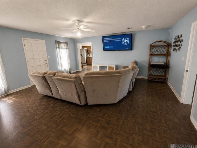 1022 N Janice Ave, Gonzales, LA 70737