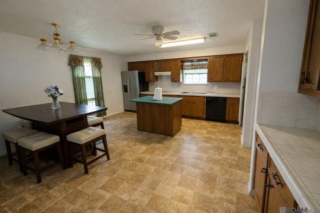 1022 N Janice Ave, Gonzales, LA 70737