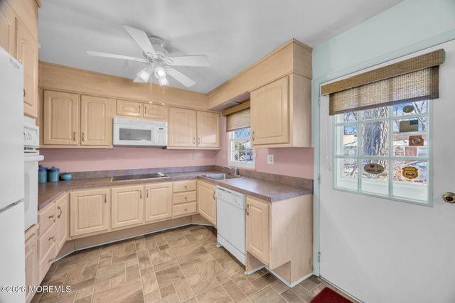 617C Huntington Drive, Lakewood, NJ 08701