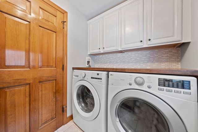 210 Boxwood Ln, Bridgewater, MA 02324