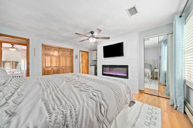 210 Boxwood Ln, Bridgewater, MA 02324