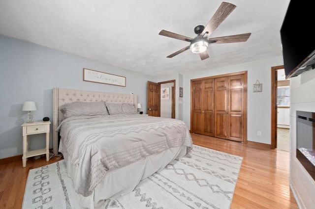 210 Boxwood Ln, Bridgewater, MA 02324