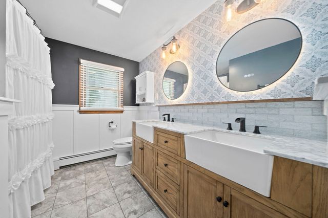 210 Boxwood Ln, Bridgewater, MA 02324