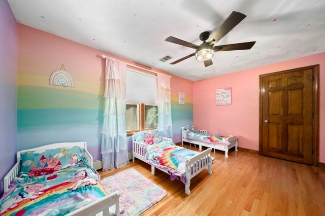 210 Boxwood Ln, Bridgewater, MA 02324
