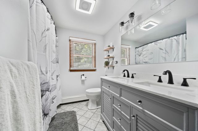 210 Boxwood Ln, Bridgewater, MA 02324