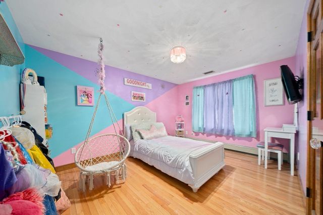 210 Boxwood Ln, Bridgewater, MA 02324
