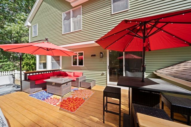 210 Boxwood Ln, Bridgewater, MA 02324
