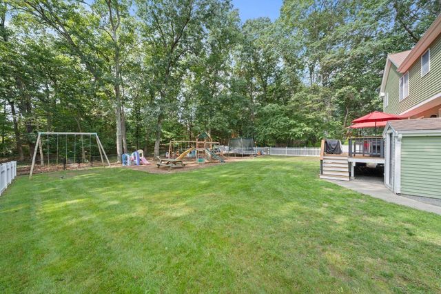210 Boxwood Ln, Bridgewater, MA 02324