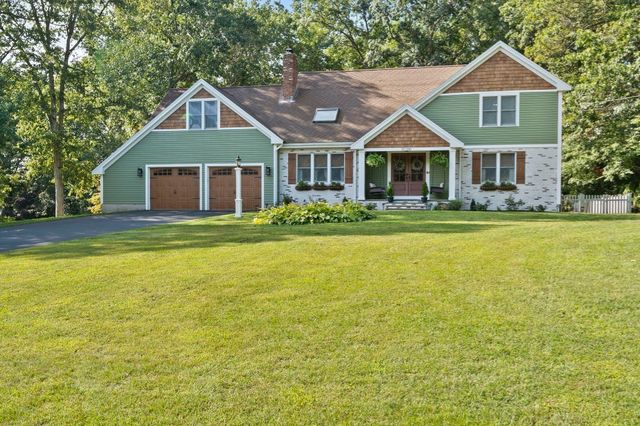 210 Boxwood Ln, Bridgewater, MA 02324
