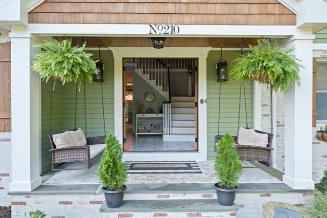 210 Boxwood Ln, Bridgewater, MA 02324