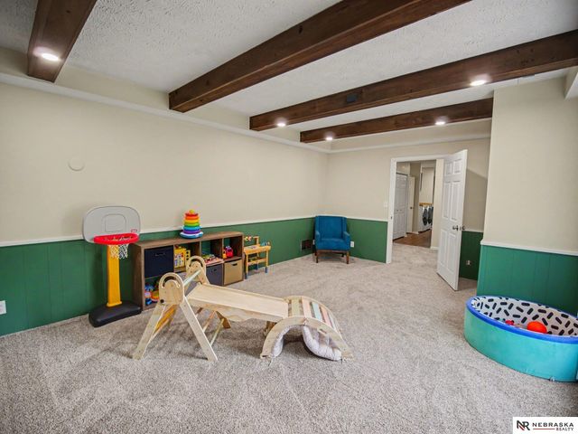 2611 S 75th Street, Lincoln, NE 68506