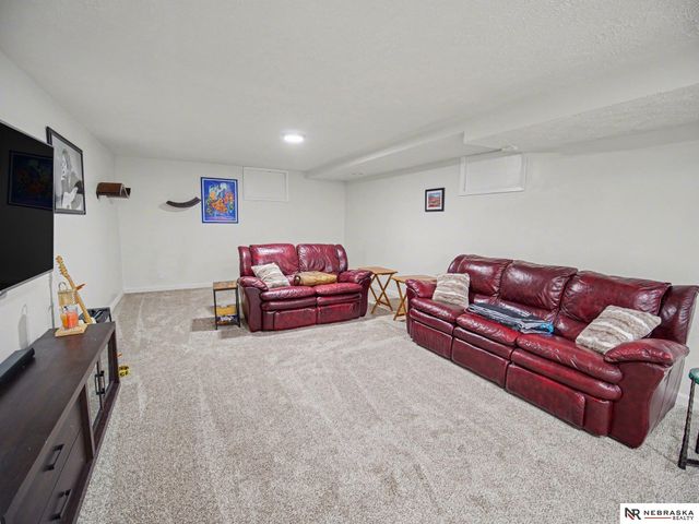 2611 S 75th Street, Lincoln, NE 68506