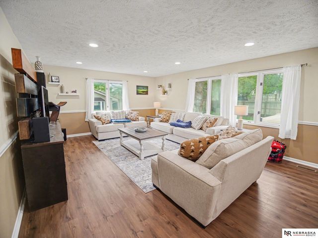2611 S 75th Street, Lincoln, NE 68506