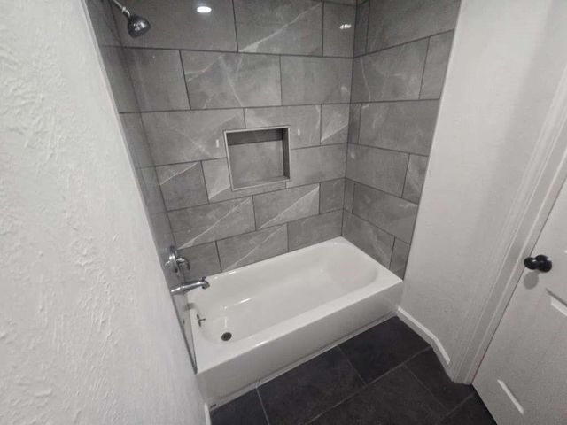 2410 Daffodil Street, Highlands, TX 77562