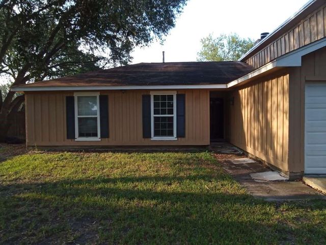 2410 Daffodil Street, Highlands, TX 77562
