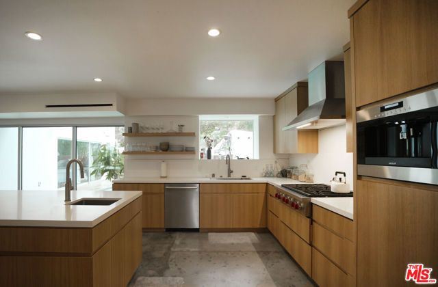 2690 Zorada Drive, Los Angeles, CA 90046