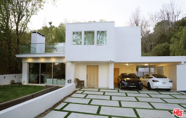2690 Zorada Drive, Los Angeles, CA 90046