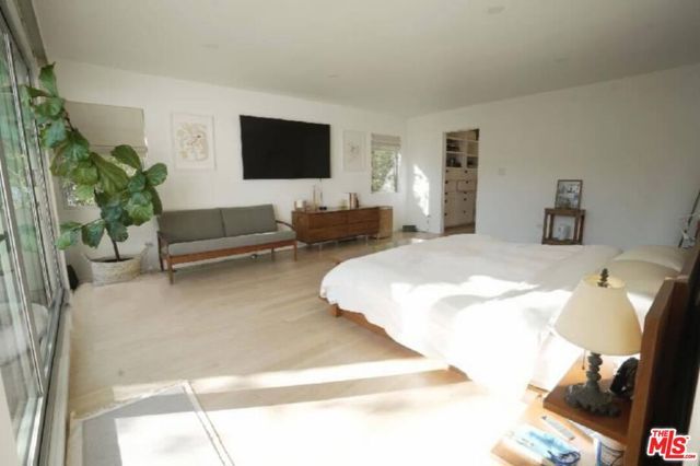 2690 Zorada Drive, Los Angeles, CA 90046