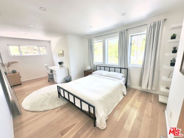 2690 Zorada Drive, Los Angeles, CA 90046