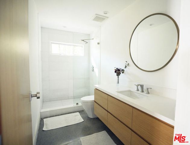 2690 Zorada Drive, Los Angeles, CA 90046