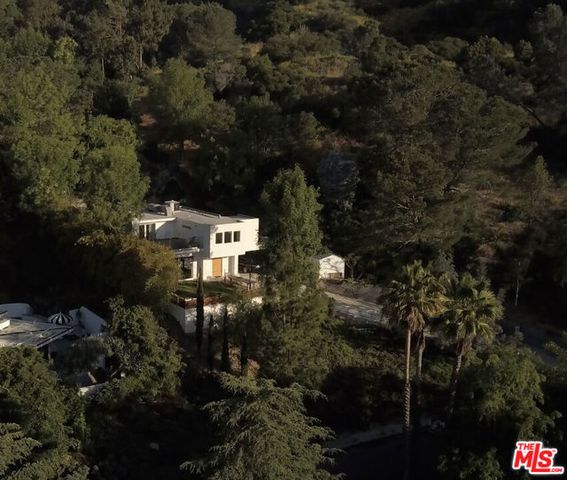 2690 Zorada Drive, Los Angeles, CA 90046