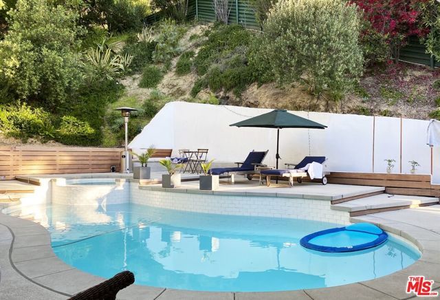 2690 Zorada Drive, Los Angeles, CA 90046