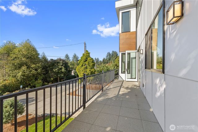 328 Slater Street S, Kirkland, WA 98033