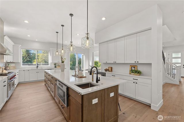 328 Slater Street S, Kirkland, WA 98033