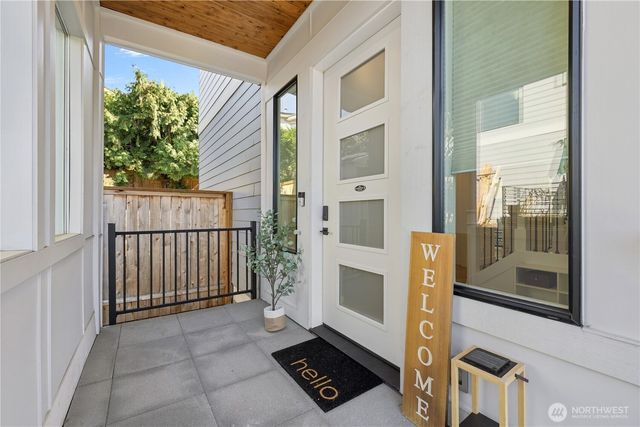 328 Slater Street S, Kirkland, WA 98033