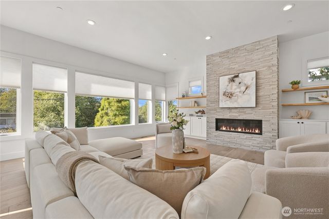 328 Slater Street S, Kirkland, WA 98033