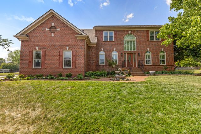 318 Logans Cir, Franklin, TN 37067