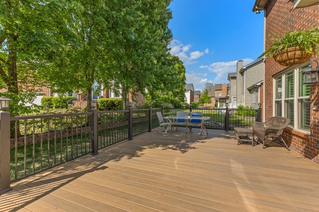 318 Logans Cir, Franklin, TN 37067