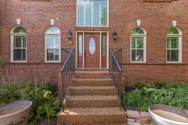 318 Logans Cir, Franklin, TN 37067