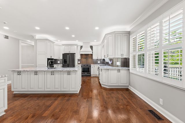 318 Logans Cir, Franklin, TN 37067