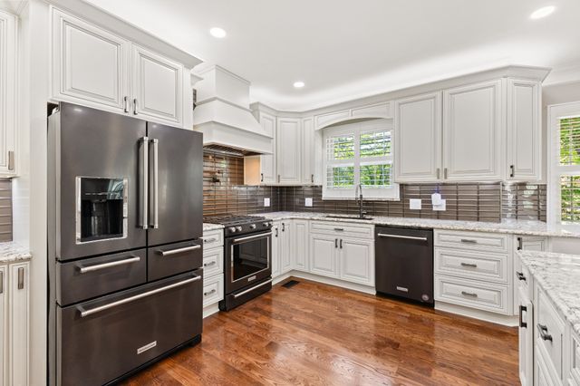 318 Logans Cir, Franklin, TN 37067