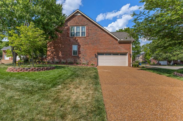 318 Logans Cir, Franklin, TN 37067