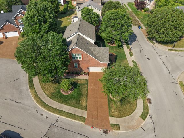 318 Logans Cir, Franklin, TN 37067