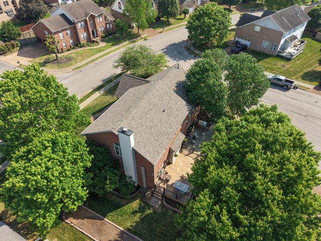 318 Logans Cir, Franklin, TN 37067