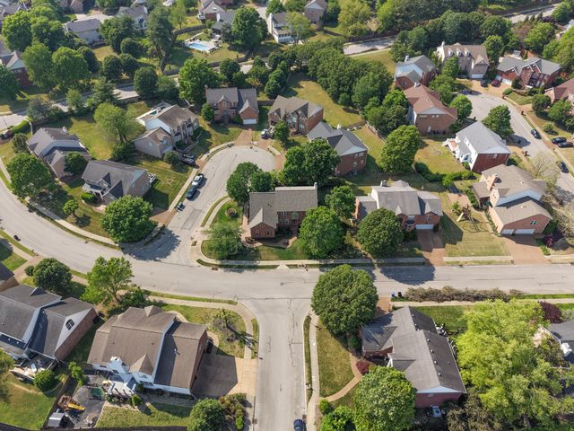 318 Logans Cir, Franklin, TN 37067