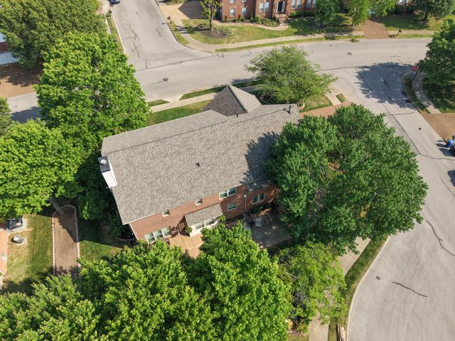 318 Logans Cir, Franklin, TN 37067