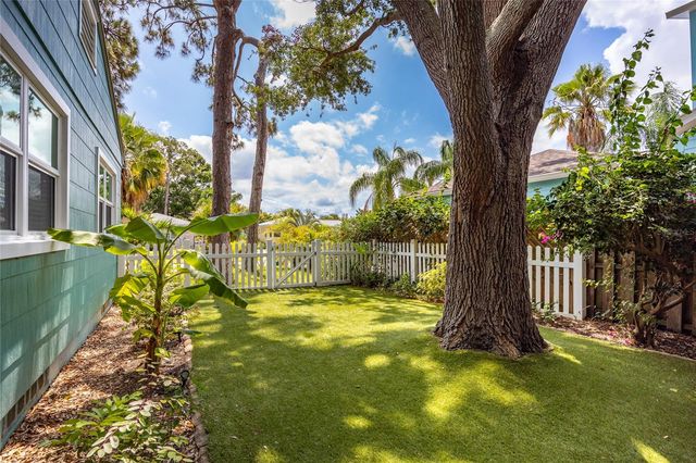 2709 UPTON STREET S, Gulfport, FL 33711