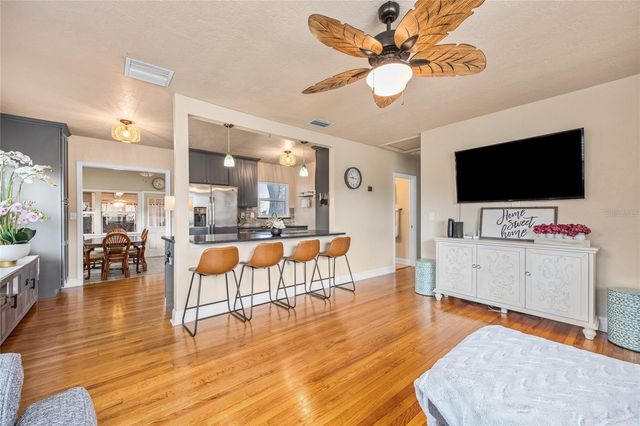 2709 UPTON STREET S, Gulfport, FL 33711